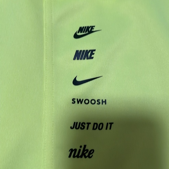 Plus size Nike Jacket - Picture 3 of 7